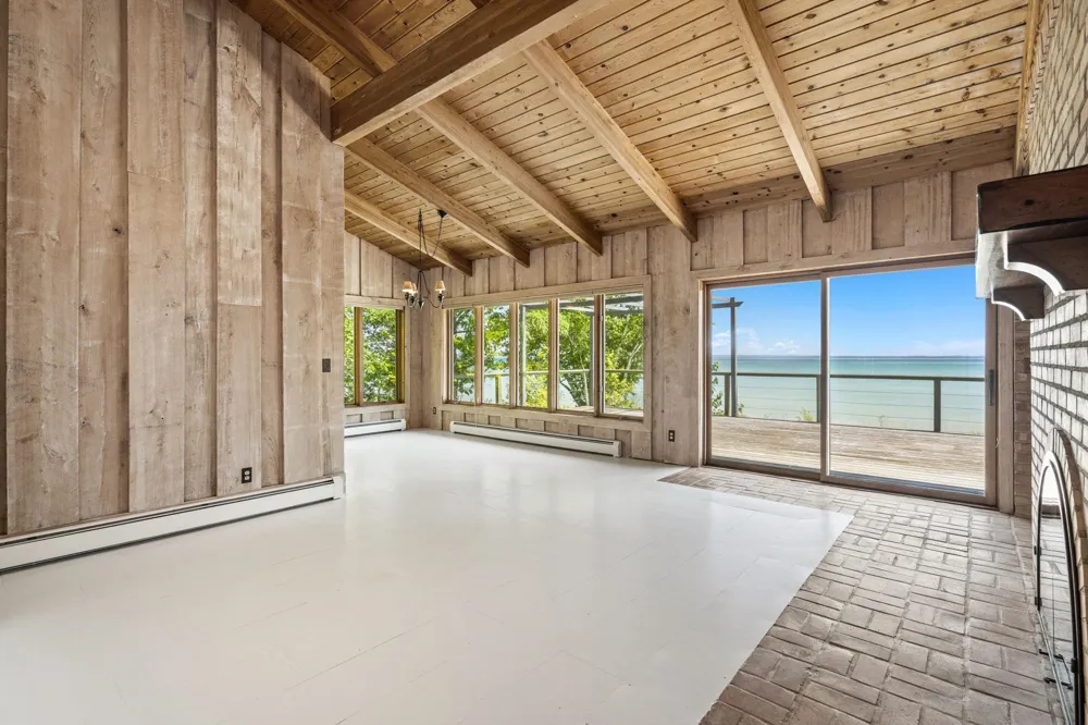12960 Forest Beach Leelanau Township, MI 49670