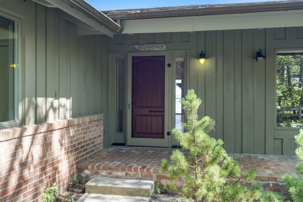 12960 Forest Beach Leelanau Township, MI 49670