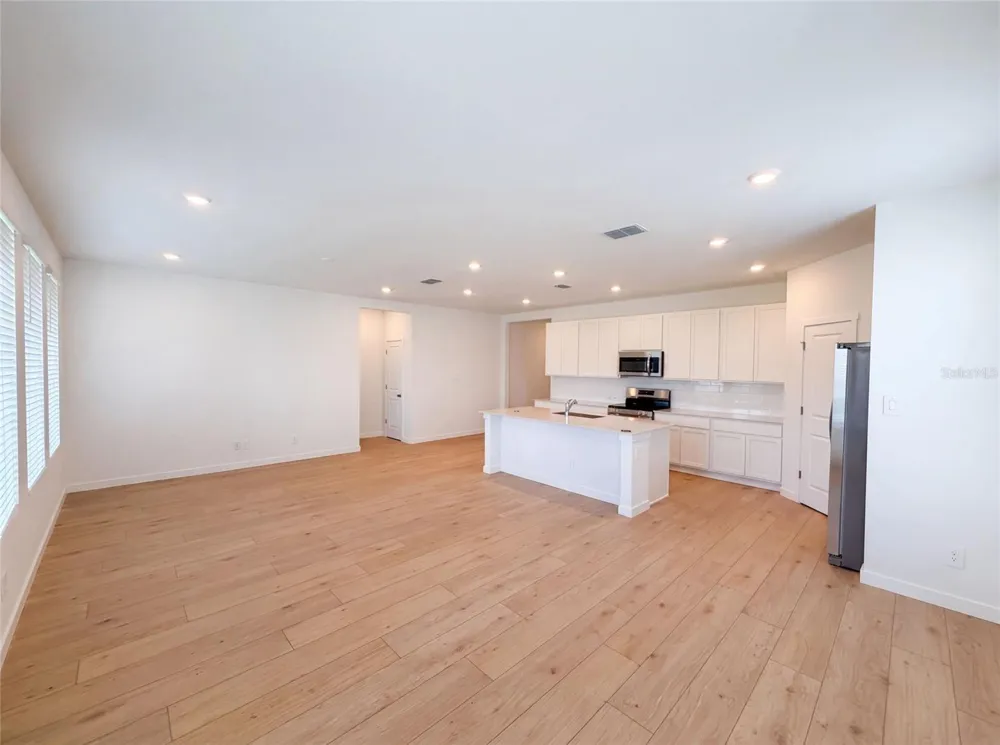 347 PUMA LOOP Groveland, FL 34736
