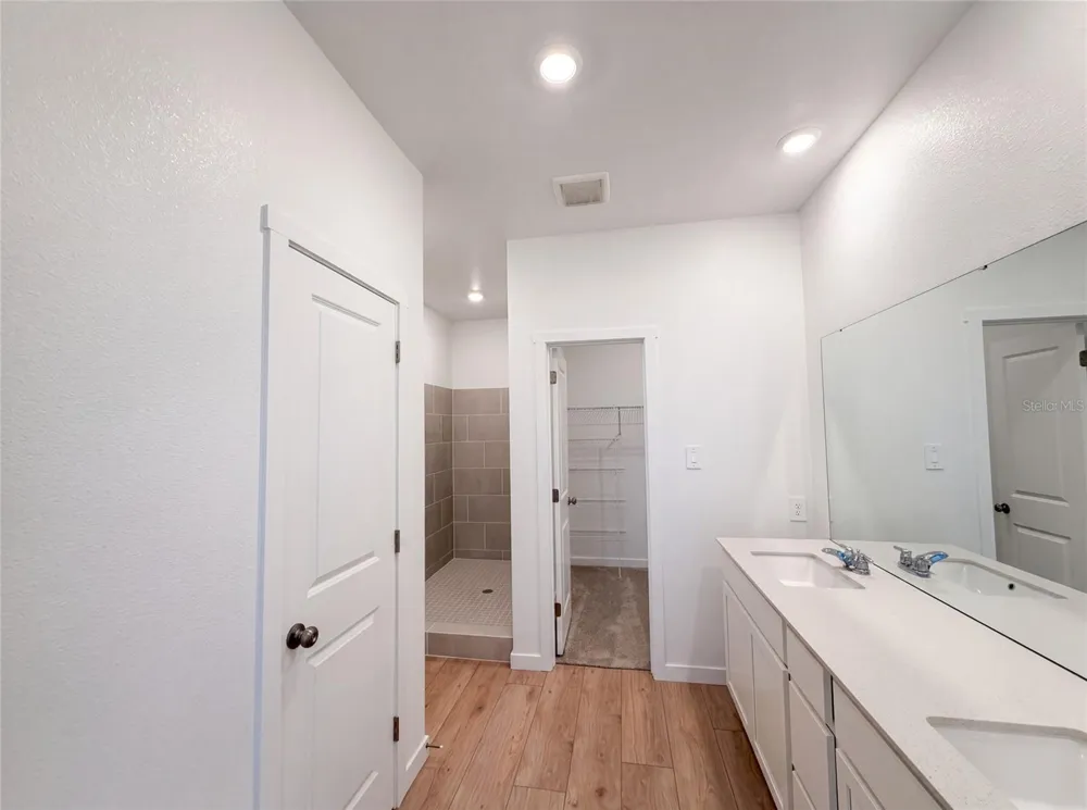 347 PUMA LOOP Groveland, FL 34736