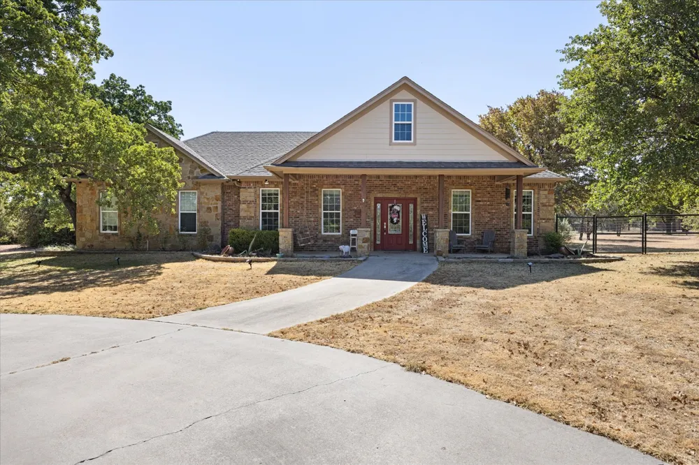 190 Lone Oak Mineral Wells, TX 76067