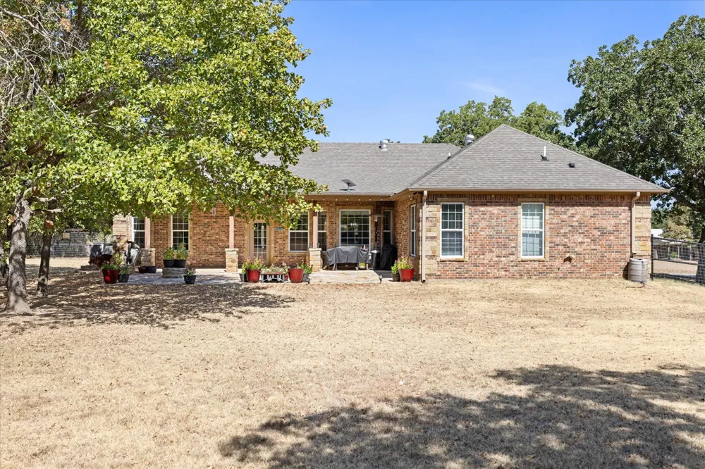 190 Lone Oak Mineral Wells, TX 76067