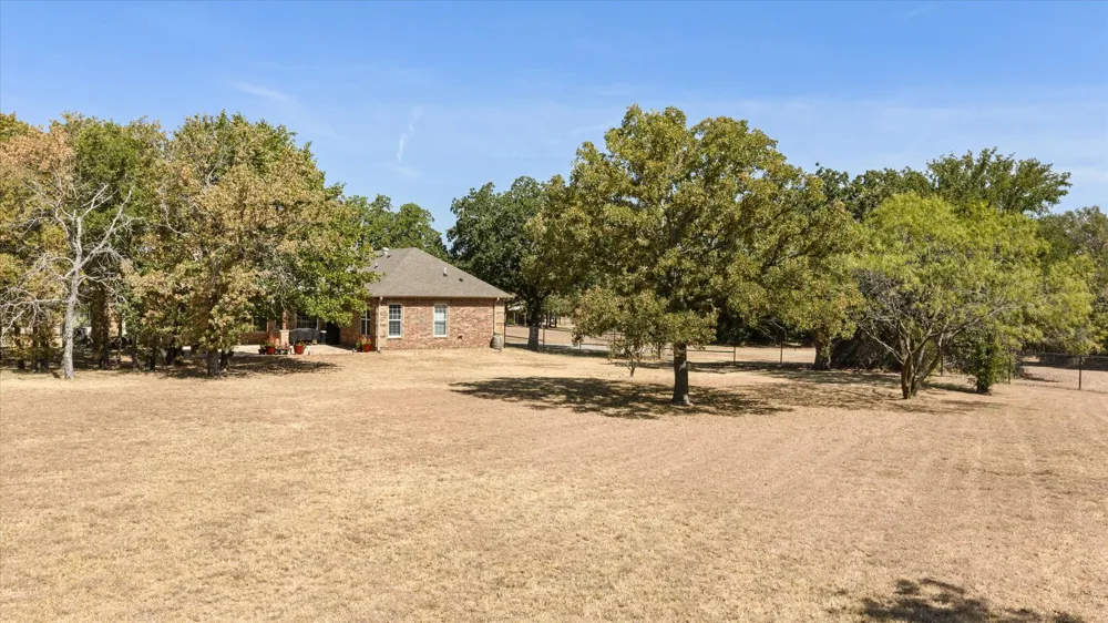 190 Lone Oak Mineral Wells, TX 76067