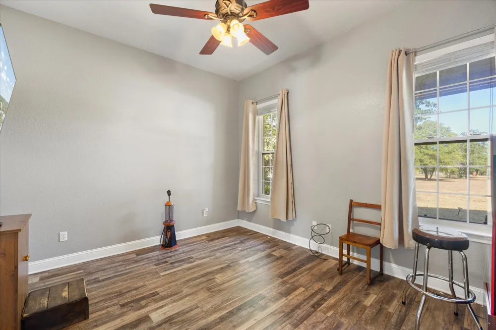 190 Lone Oak Mineral Wells, TX 76067