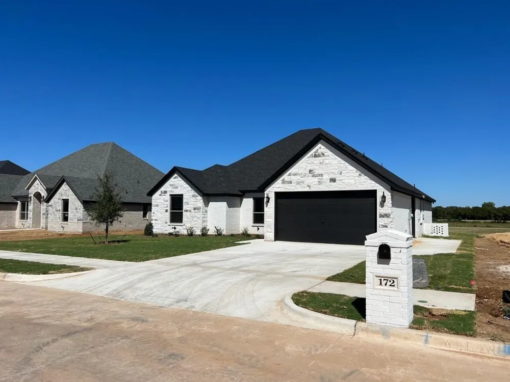 172 Crenshaw Court Stephenville, TX 76401