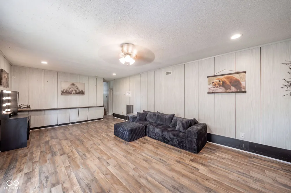 5019 S Madison Avenue Anderson, IN 46013