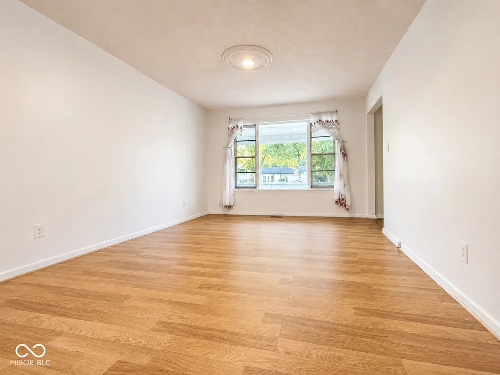 5631 Somers Drive Indianapolis, IN 46237