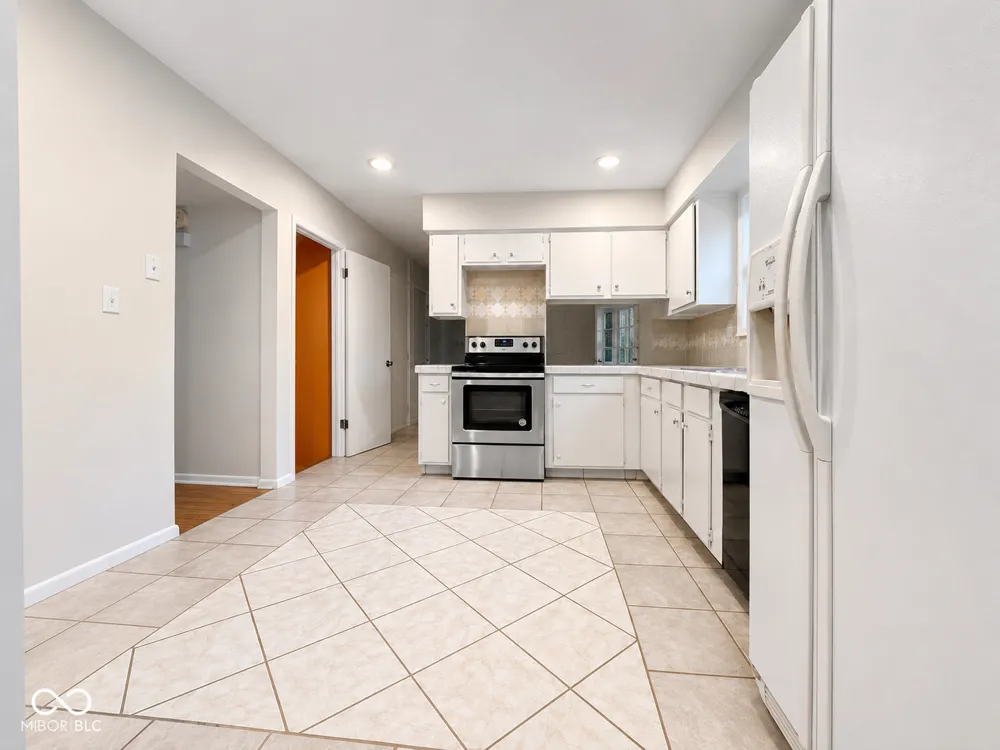 5631 Somers Drive Indianapolis, IN 46237