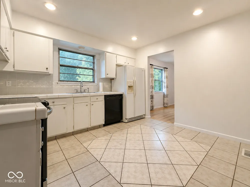 5631 Somers Drive Indianapolis, IN 46237