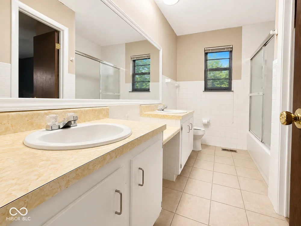 5631 Somers Drive Indianapolis, IN 46237