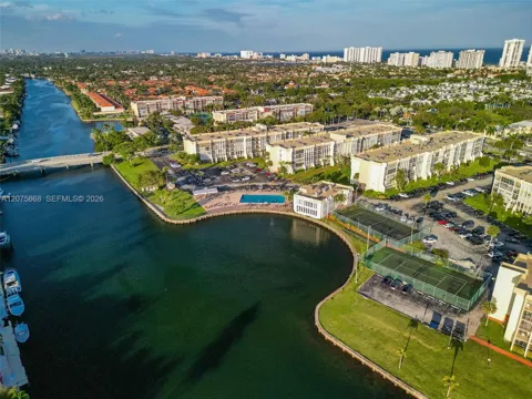 2000 Atlantic Shores Blvd #407