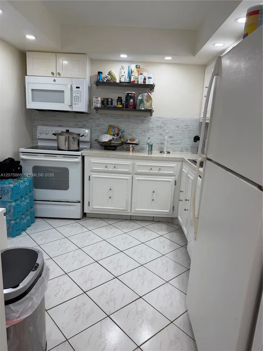 2000 Atlantic Shores Blvd #407 Hallandale Beach, FL 33009