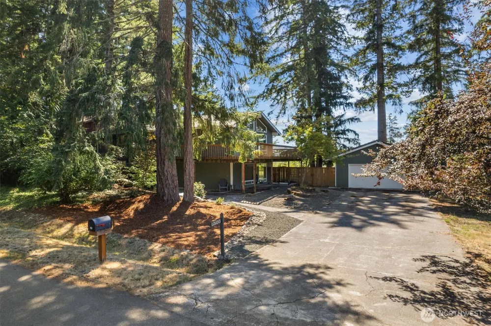 131 E Channel Drive Allyn, WA 98524