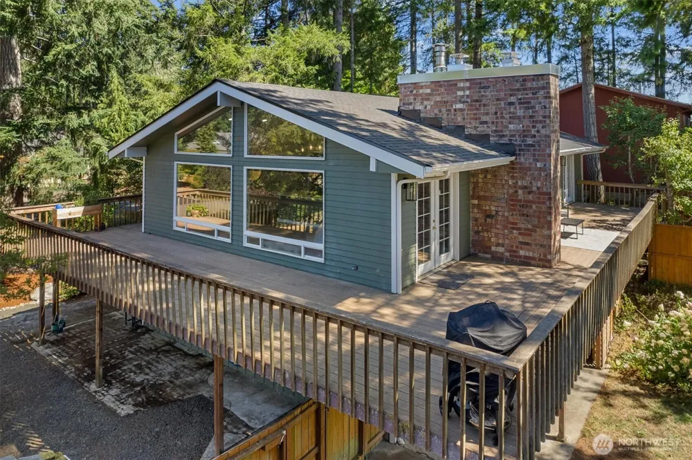 131 E Channel Drive Allyn, WA 98524