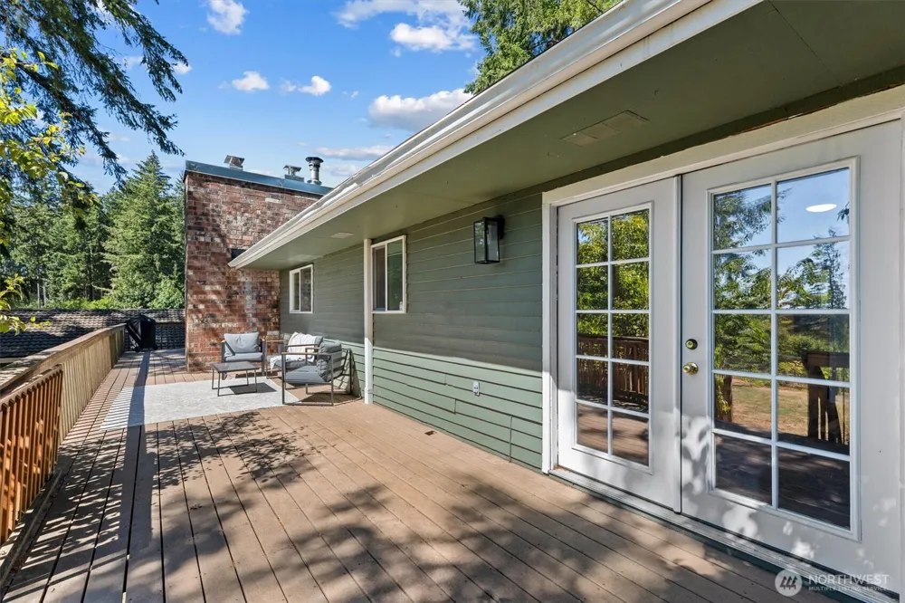131 E Channel Drive Allyn, WA 98524