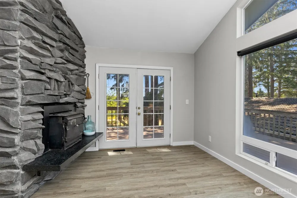 131 E Channel Drive Allyn, WA 98524