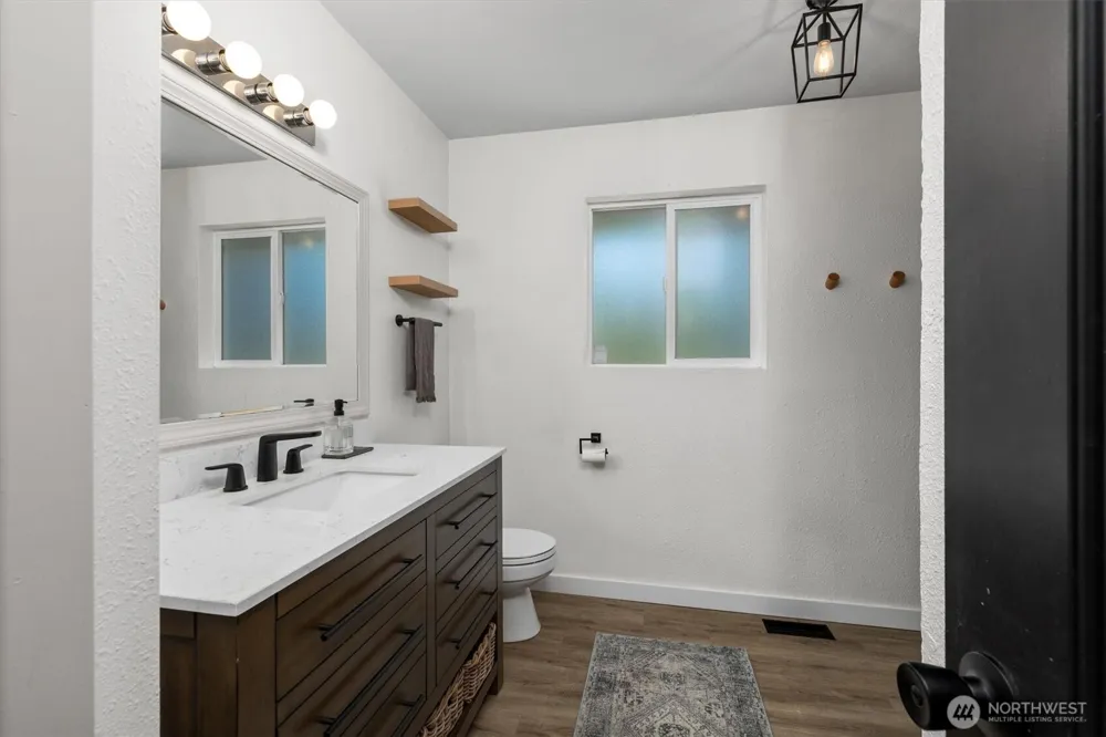 131 E Channel Drive Allyn, WA 98524