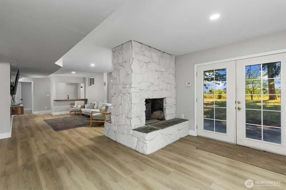 131 E Channel Drive Allyn, WA 98524