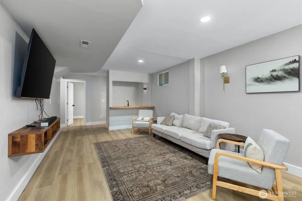 131 E Channel Drive Allyn, WA 98524