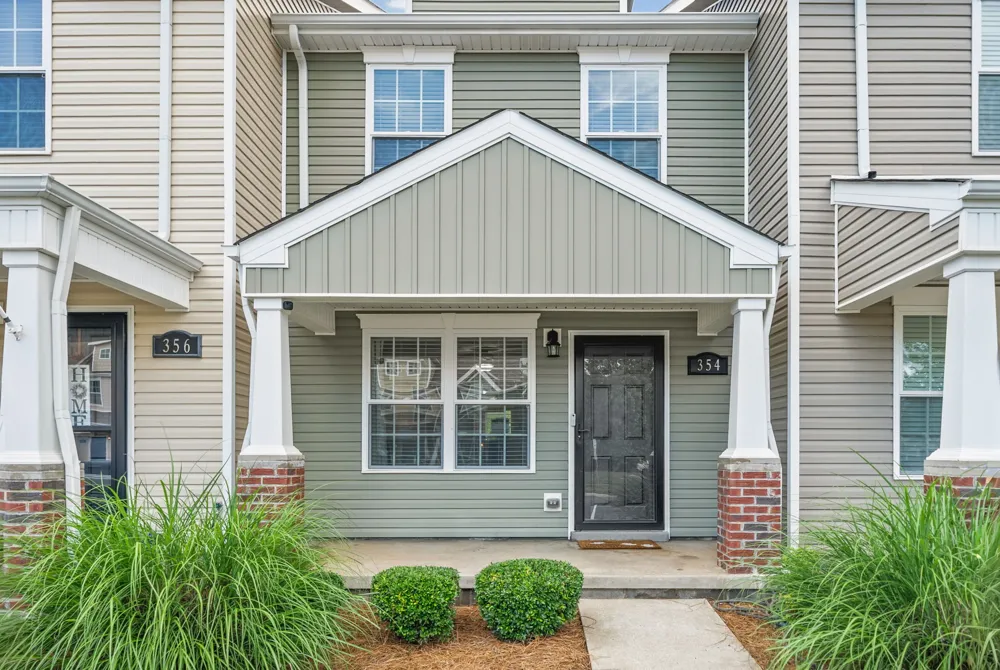 354 Sam Houston Cir Clarksville, TN 37040