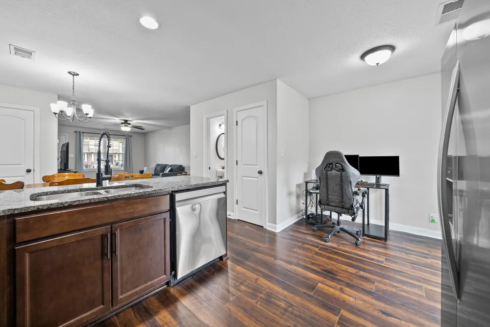 354 Sam Houston Cir Clarksville, TN 37040