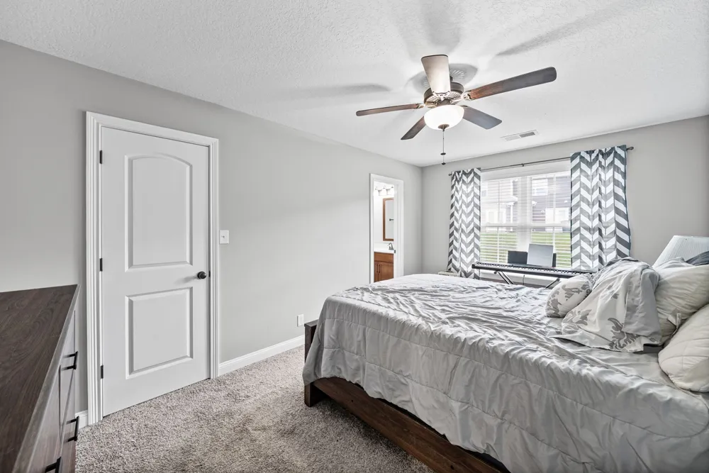 354 Sam Houston Cir Clarksville, TN 37040