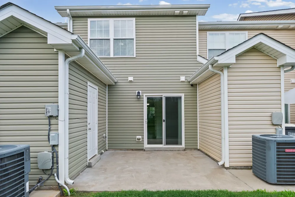 354 Sam Houston Cir Clarksville, TN 37040