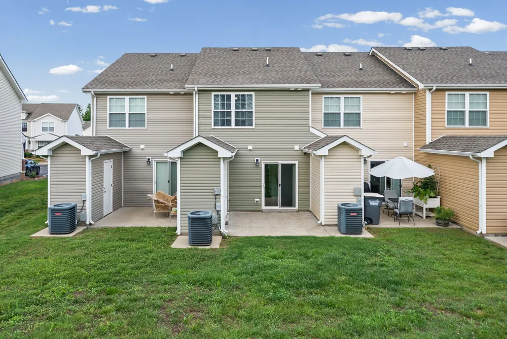 354 Sam Houston Cir Clarksville, TN 37040