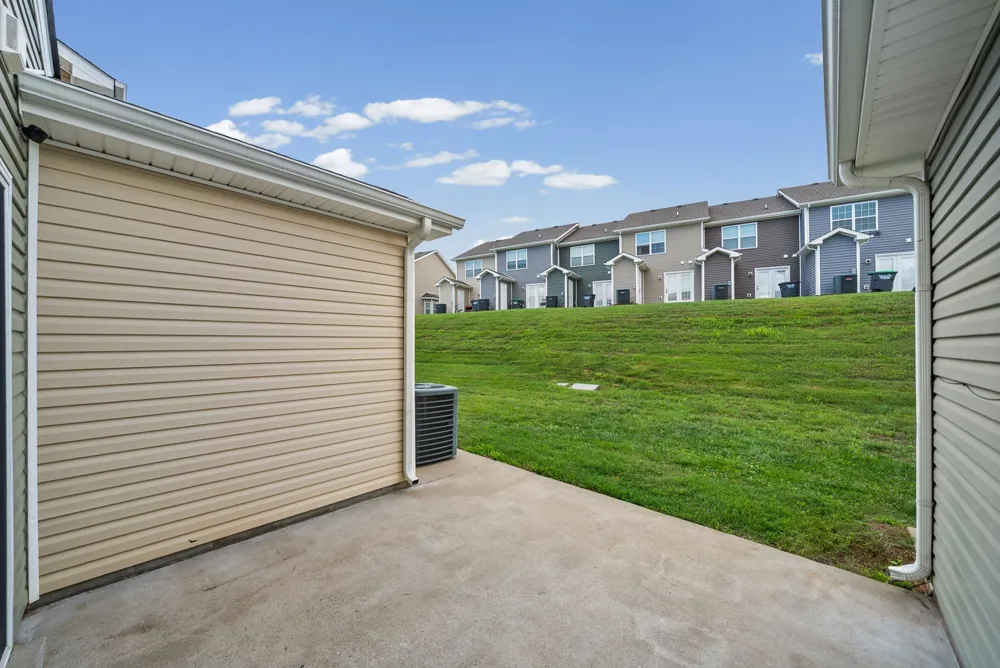 354 Sam Houston Cir Clarksville, TN 37040