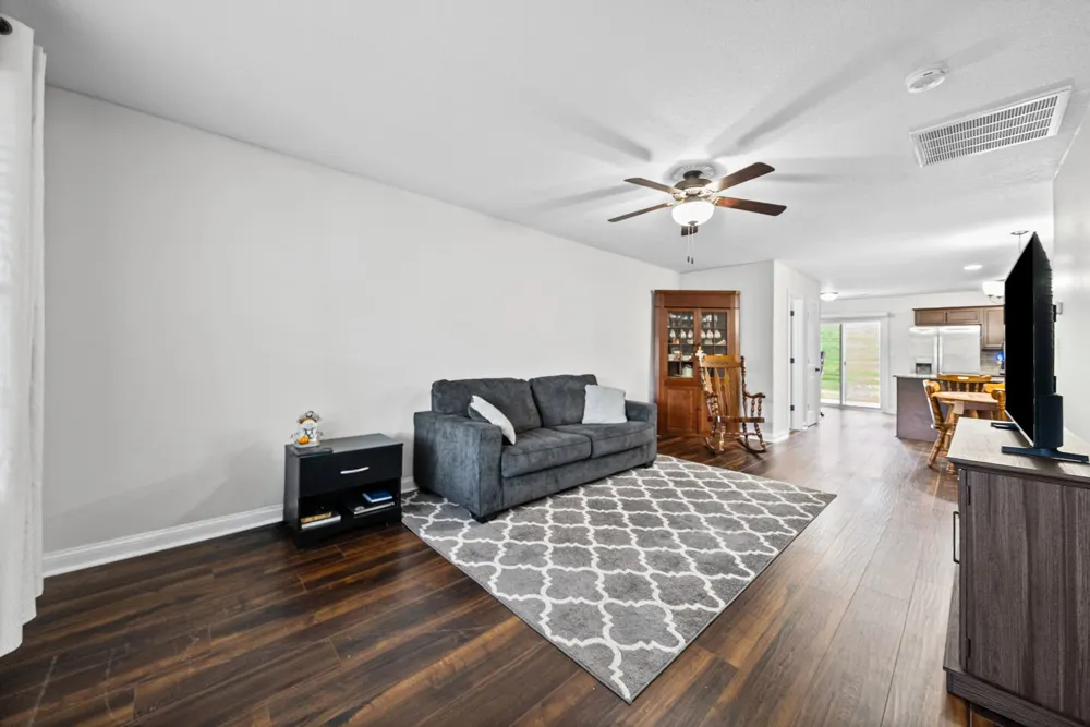 354 Sam Houston Cir Clarksville, TN 37040