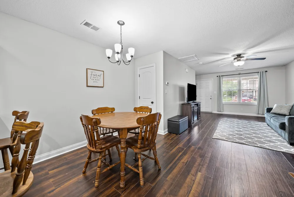 354 Sam Houston Cir Clarksville, TN 37040