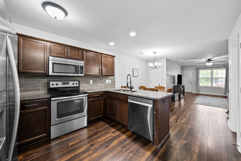 354 Sam Houston Cir Clarksville, TN 37040