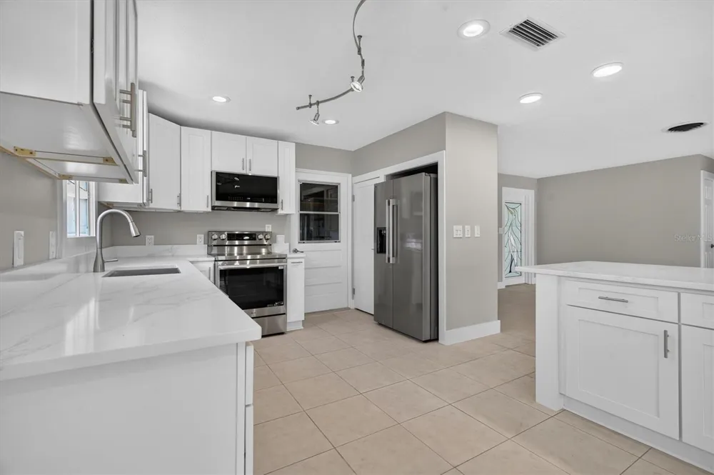 541 LILLIAN DRIVE Madeira Beach, FL 33708