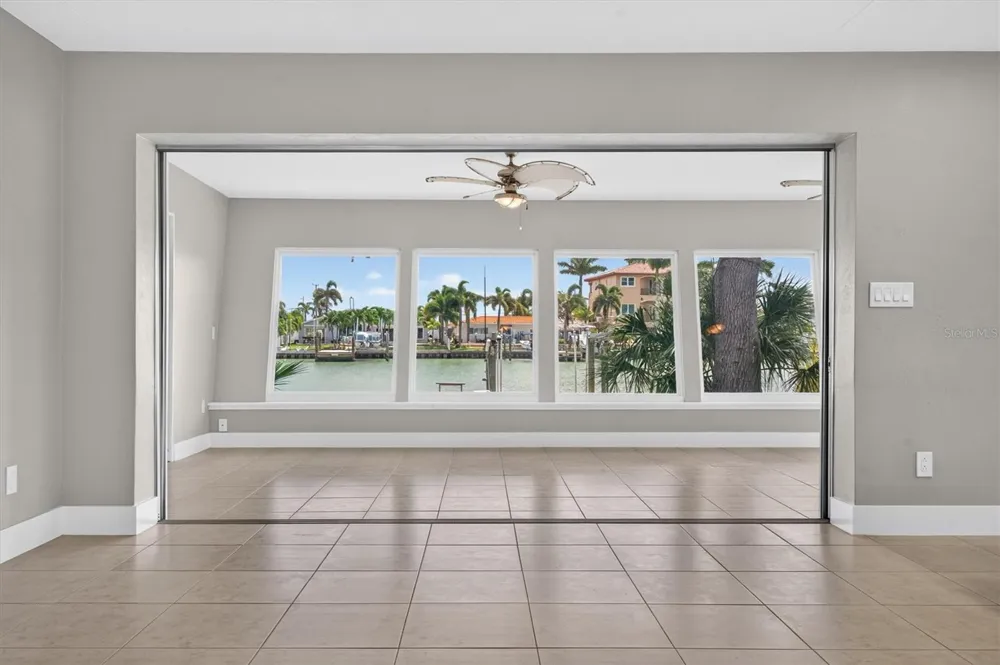 541 LILLIAN DRIVE Madeira Beach, FL 33708
