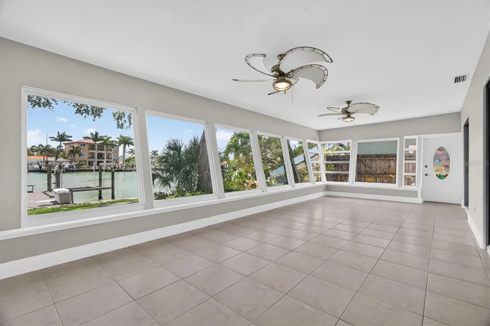 541 LILLIAN DRIVE Madeira Beach, FL 33708