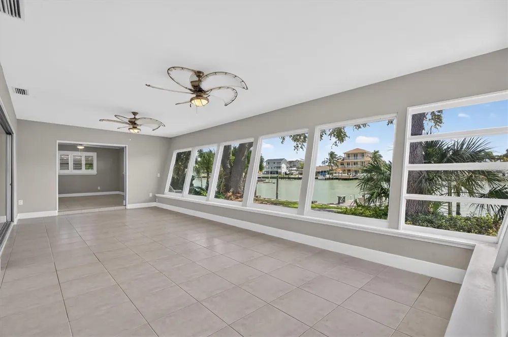 541 LILLIAN DRIVE Madeira Beach, FL 33708