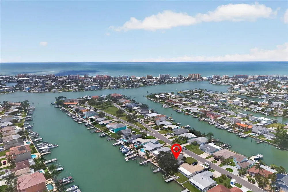 541 LILLIAN DRIVE Madeira Beach, FL 33708