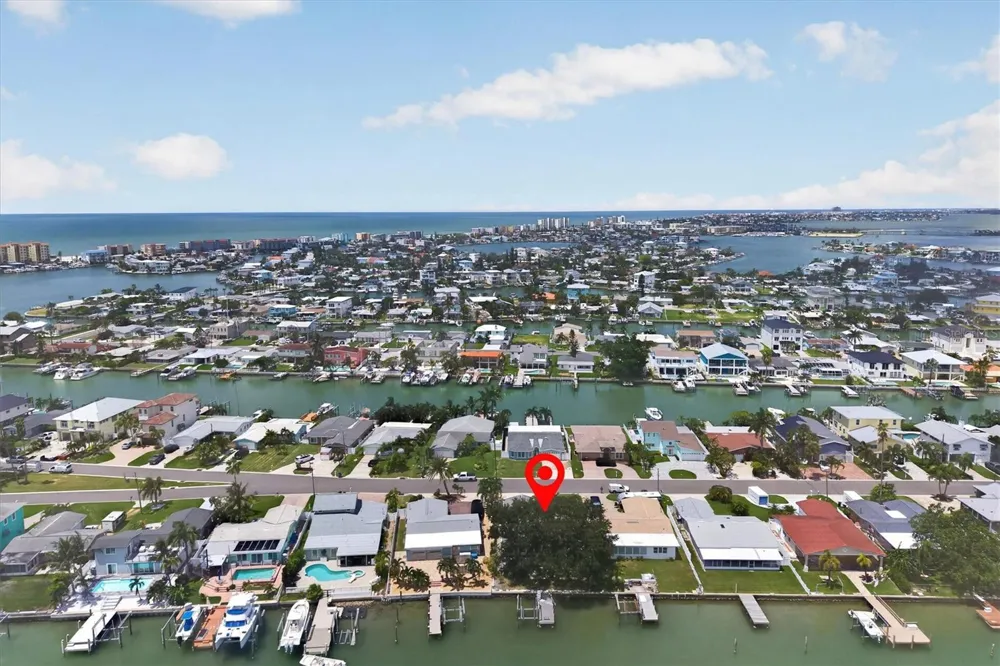 541 LILLIAN DRIVE Madeira Beach, FL 33708