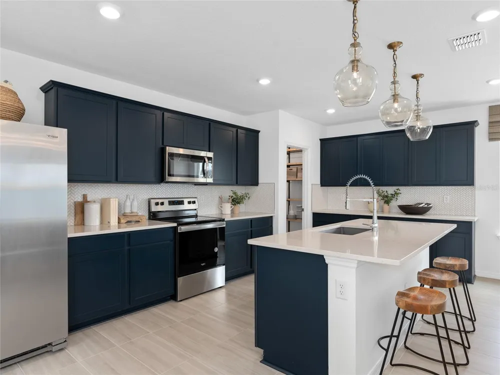 10734 LEAFY LAUREL STREET Orlando, FL 32829