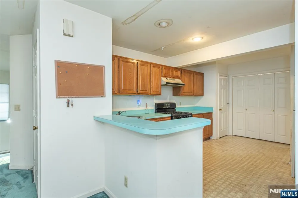 20 Collura Lane K087 Clifton, NJ 07012