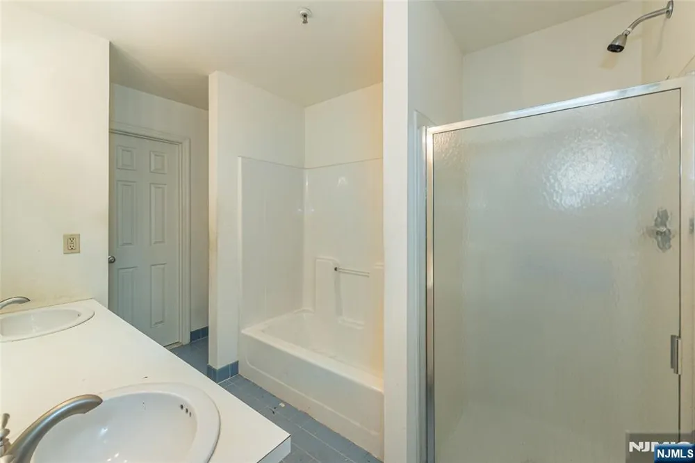 20 Collura Lane K087 Clifton, NJ 07012