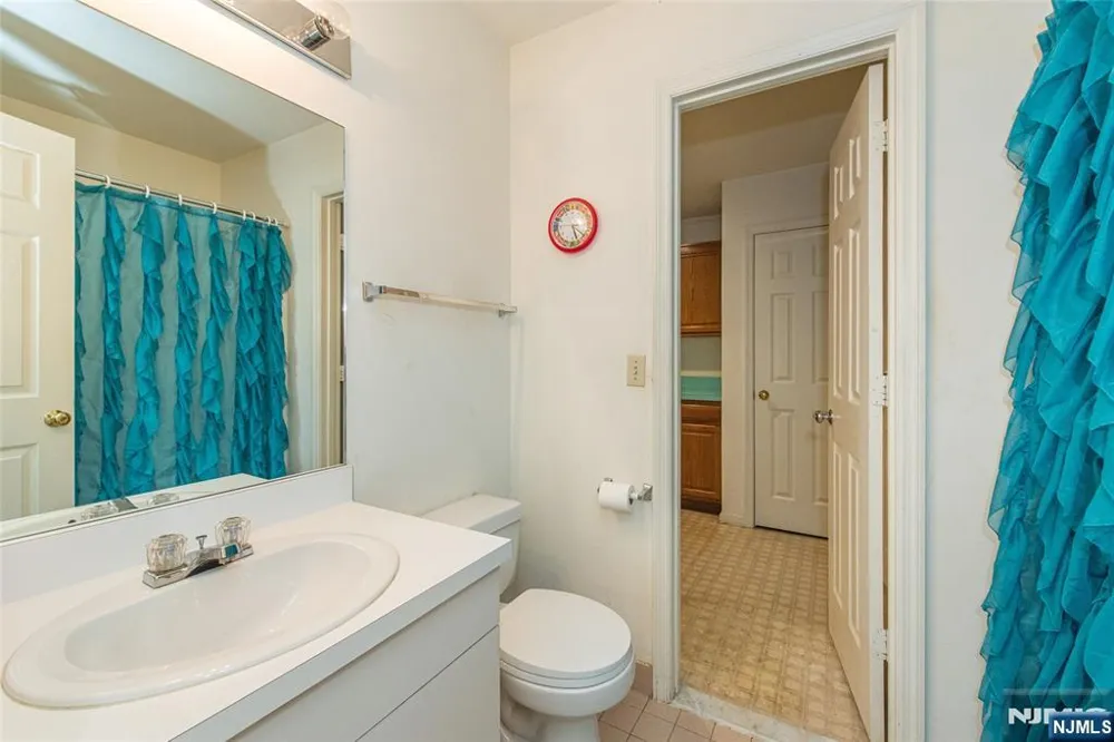 20 Collura Lane K087 Clifton, NJ 07012