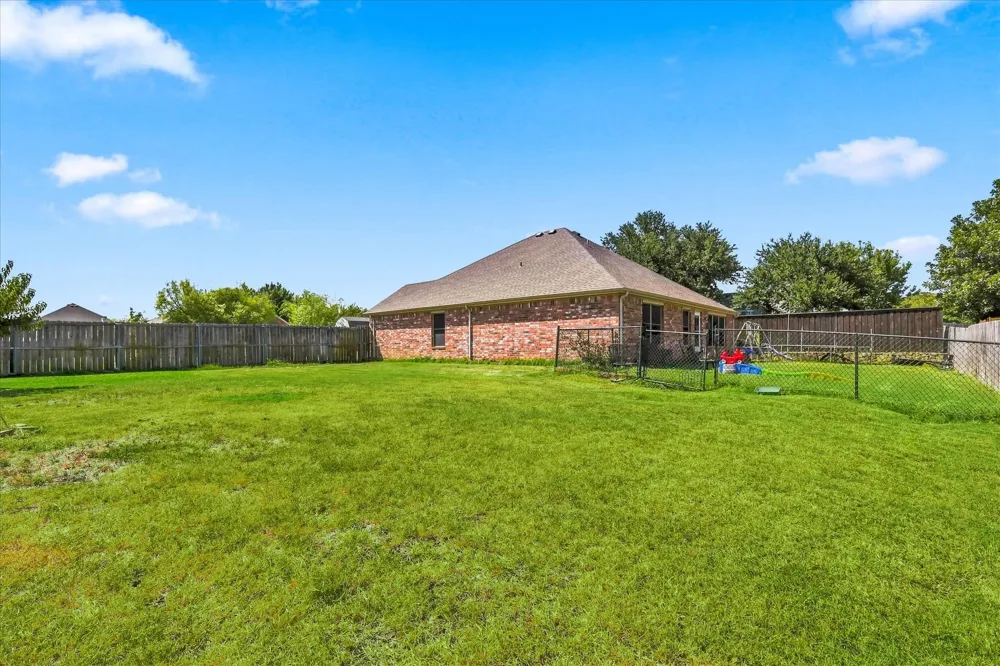 1012 Scenic Drive Justin, TX 76247