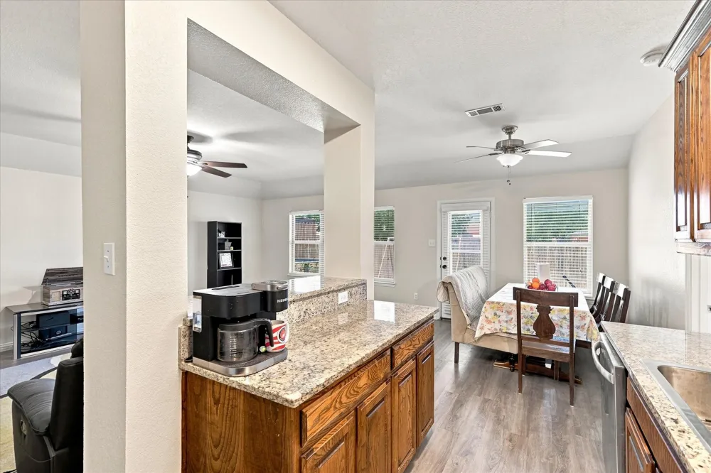 1012 Scenic Drive Justin, TX 76247