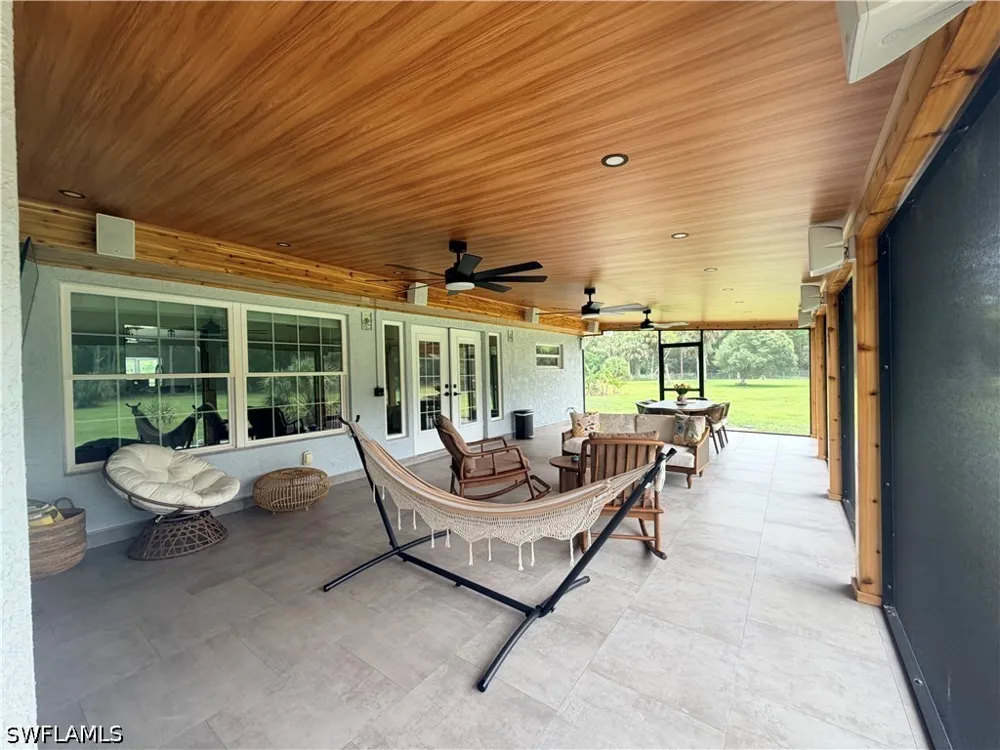 Fawn Lane Naples, FL 34120