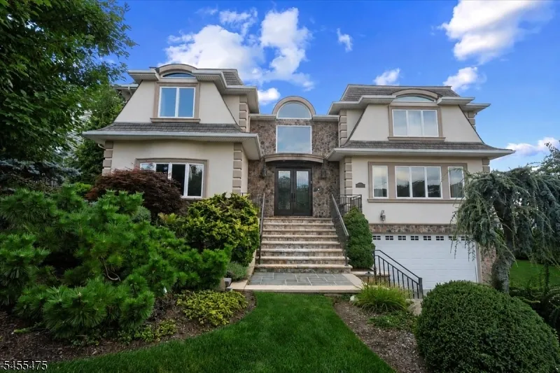 412 Valley View Ave Paramus, NJ 07652