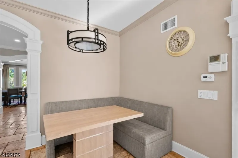 412 Valley View Ave Paramus, NJ 07652