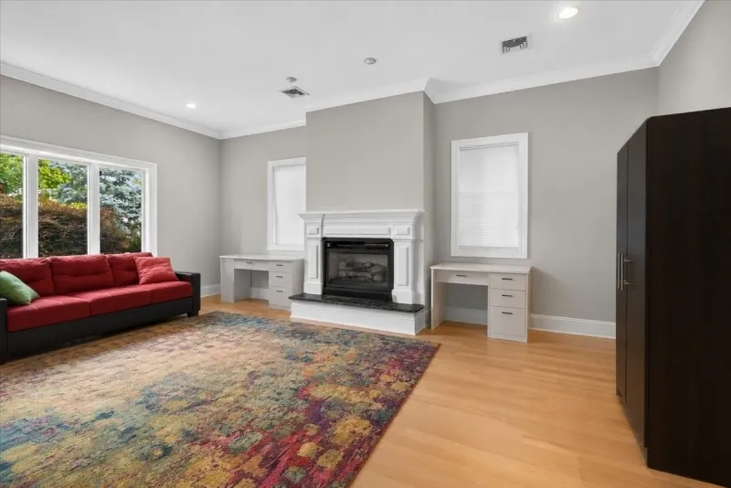 412 Valley View Ave Paramus, NJ 07652