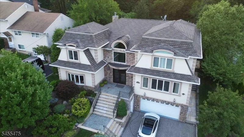 412 Valley View Ave Paramus, NJ 07652