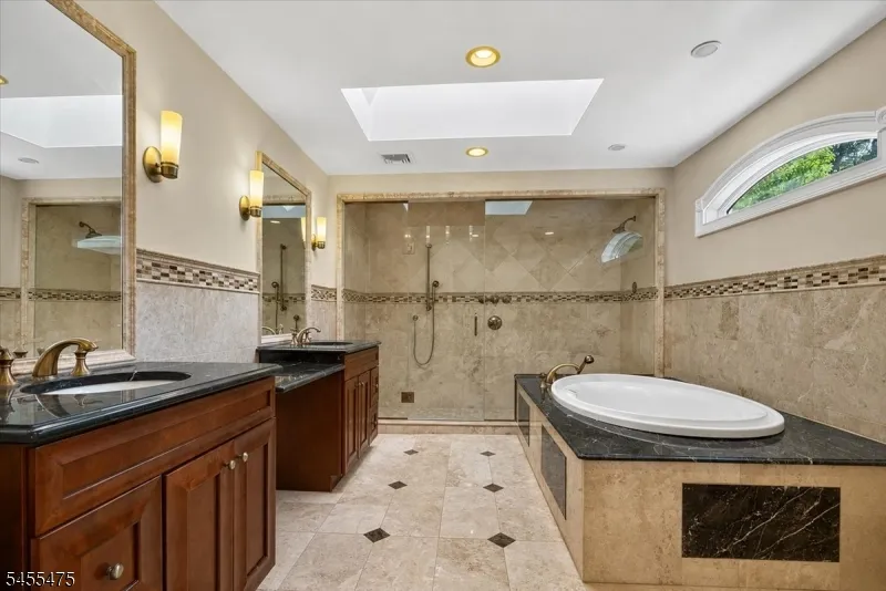 412 Valley View Ave Paramus, NJ 07652